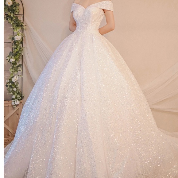 Elegant Cinderella wedding dress - Prom dress - Picture 1 of 1
